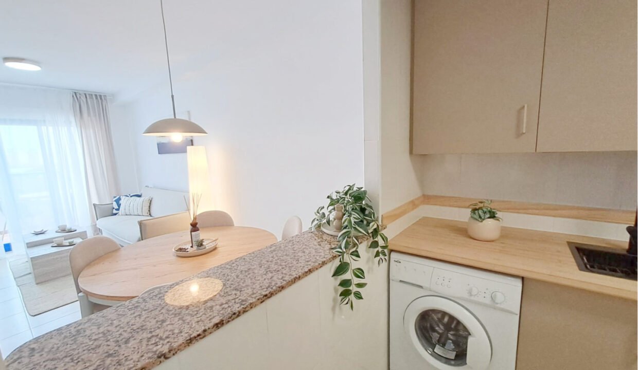 KyORYoCqwZp0_1746702810-fullHD