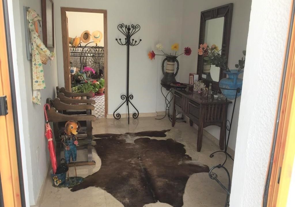 LxqArbVxz3Hp_1596727275-fullHD