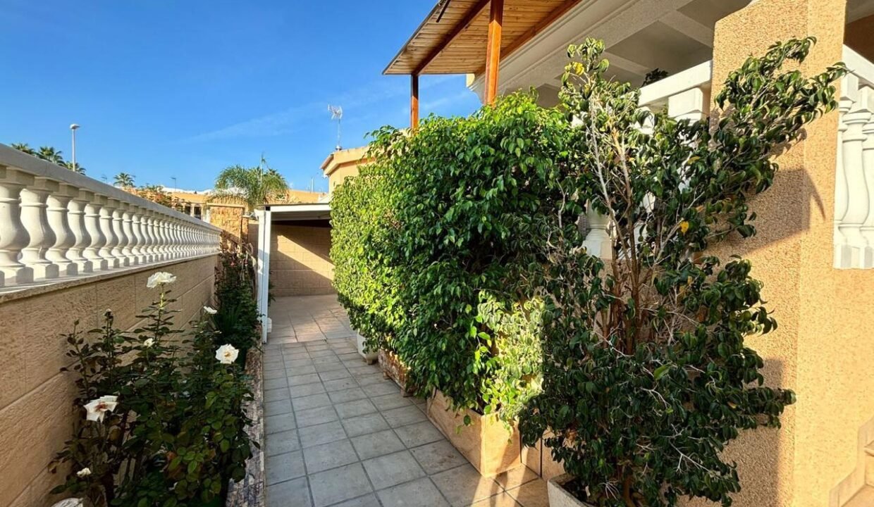 M5dTwrcF5Rku_1736437843-fullHD