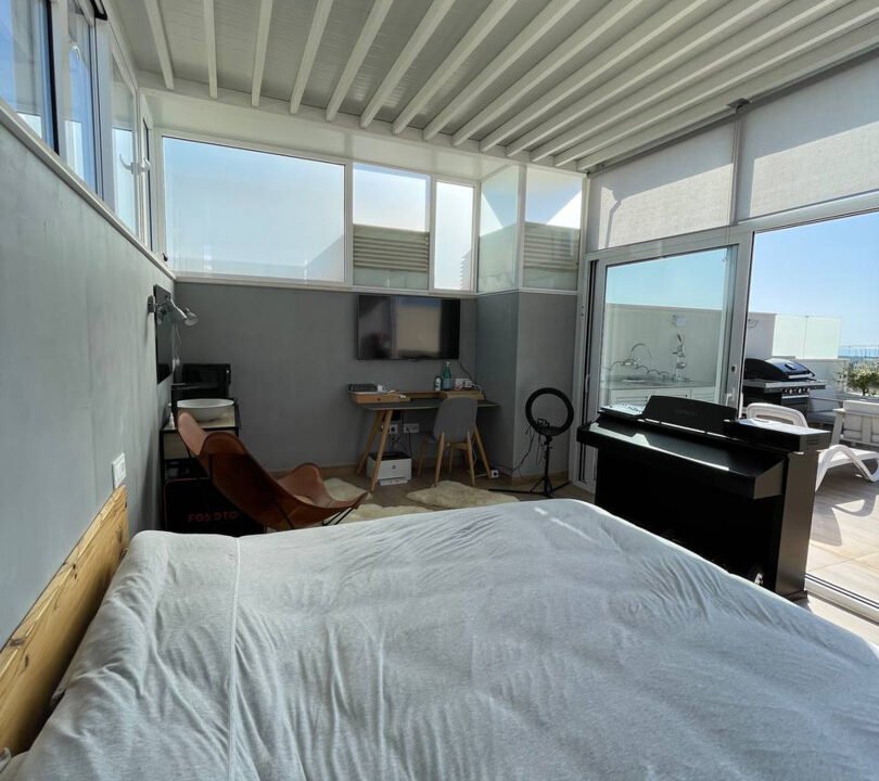 MnYOHWR9efWC_1740673475-fullHD