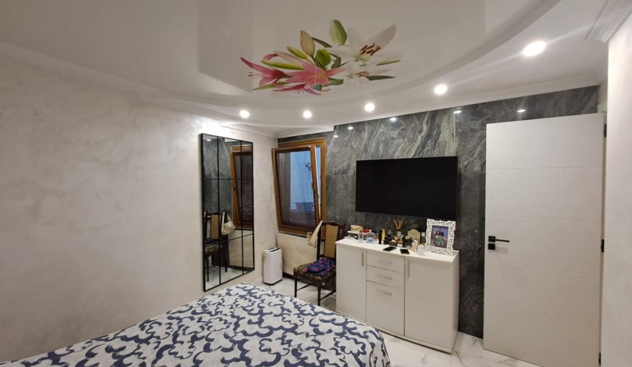 MpL74kWITRNv_1726734154-fullHD