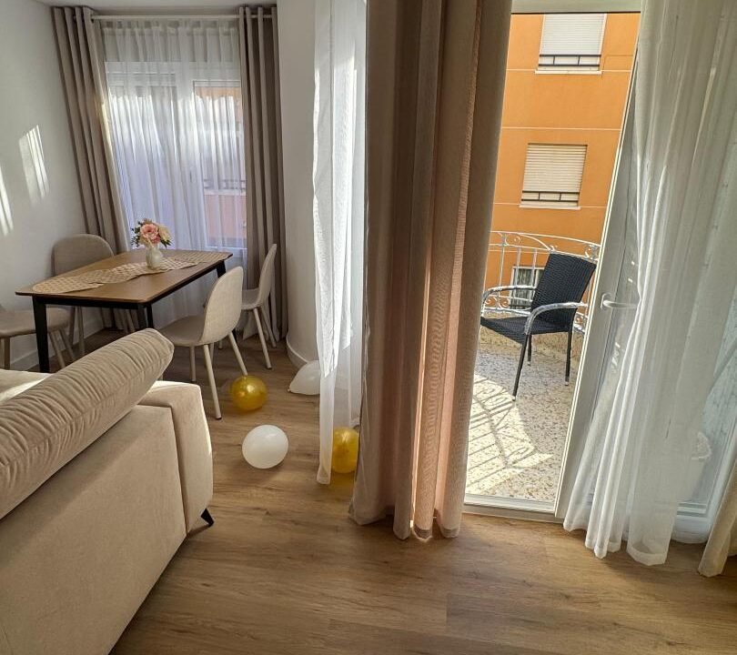 NGhQoT5GyW0r_1733759407-fullHD