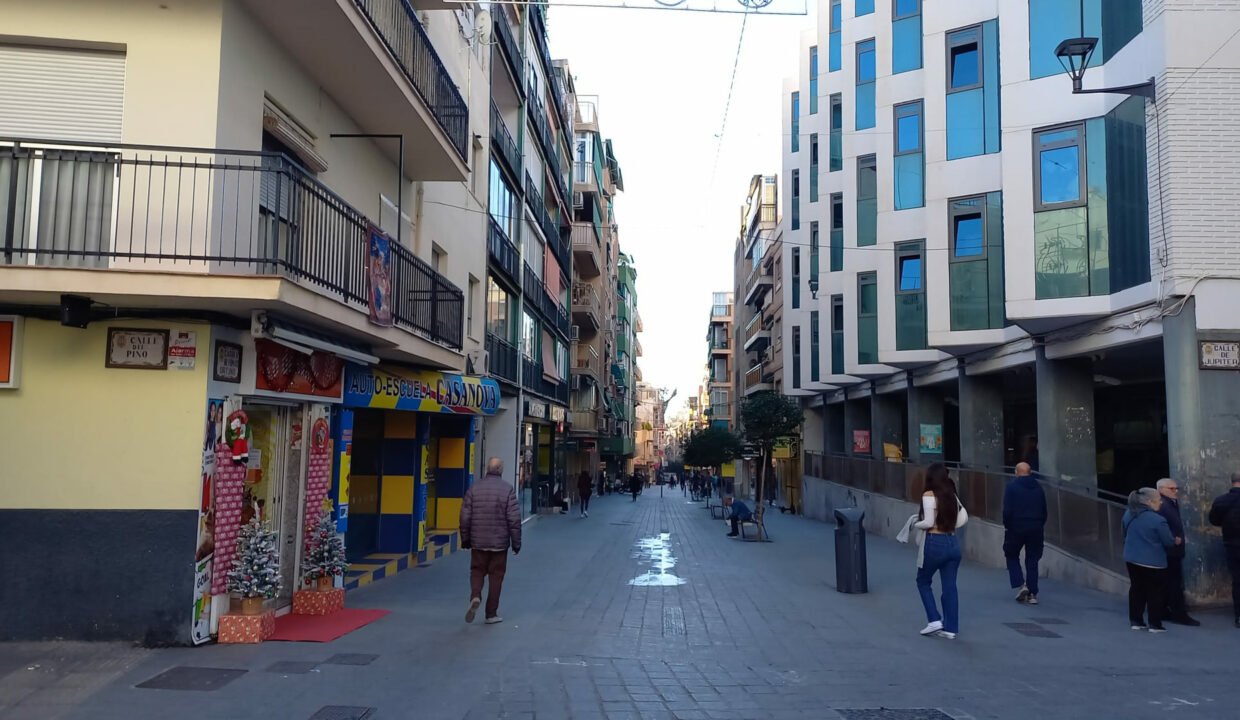 NNja1PVkgq4u_1703244435-fullHD