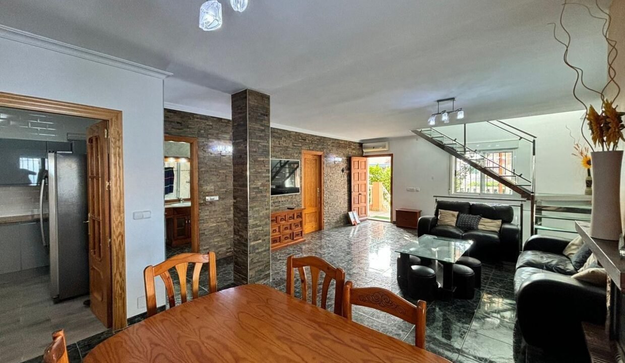 OYRANI4dEUmb_1736437942-fullHD