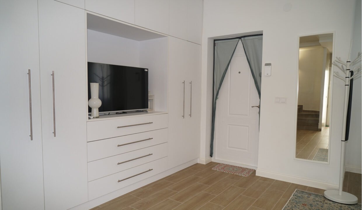 PjRiCoU7_VOi_1695399330-fullHD