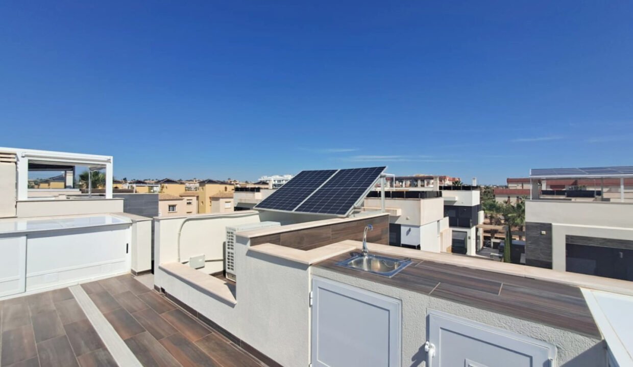 Pnxw4X5T_CN8_1748603747-fullHD