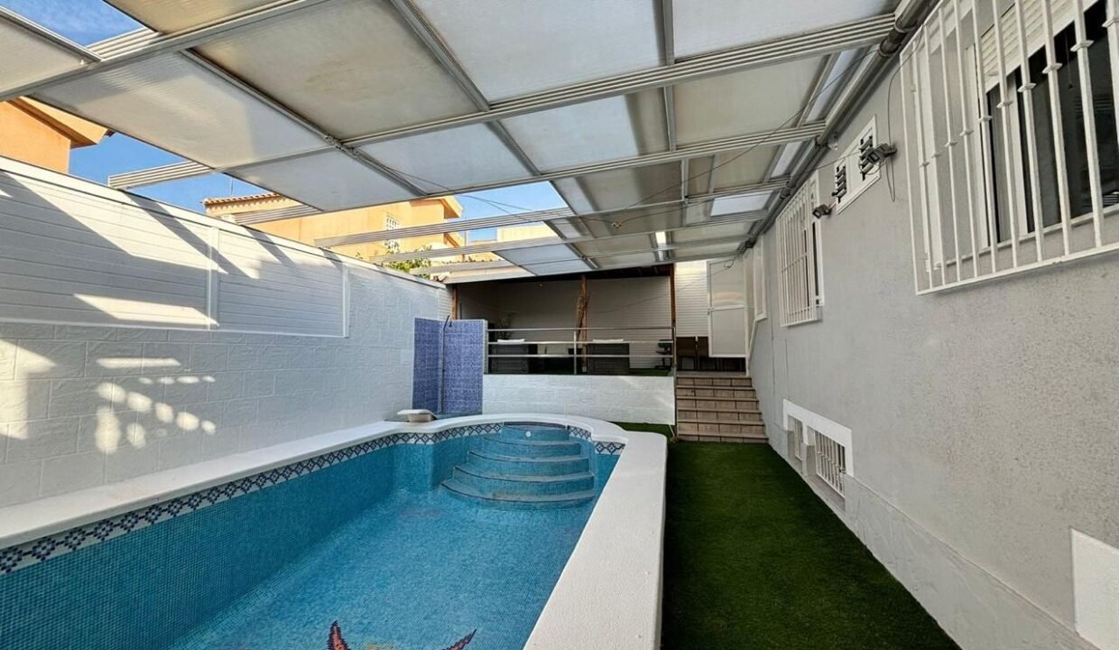 Qe7NmuGl6XY-_1736437840-fullHD