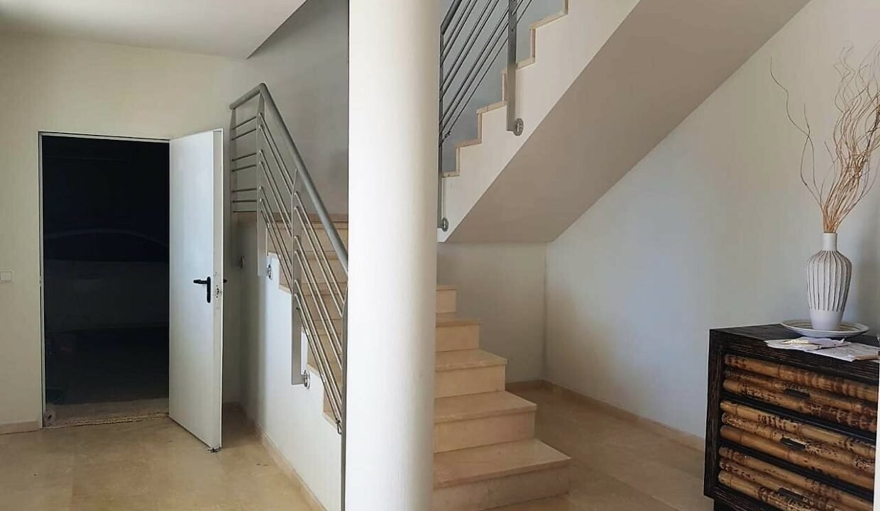 RBNIDoYMqbrT_1640609115-fullHD