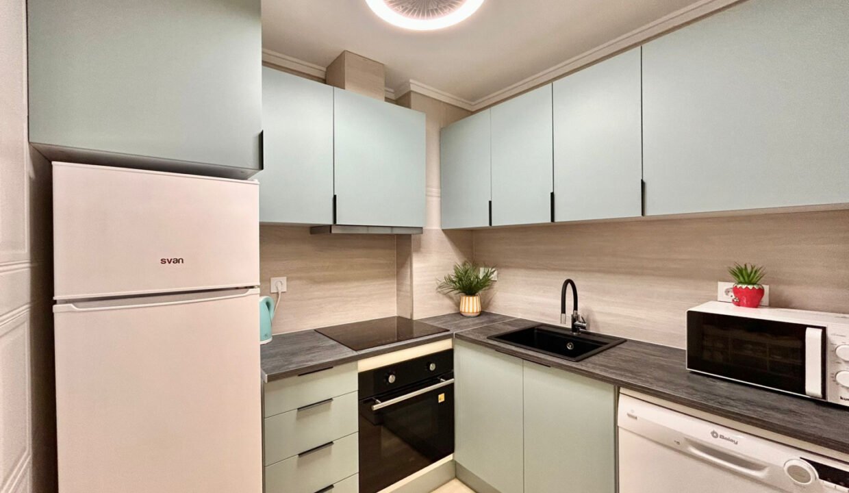 RLwFWNym3ArL_1748874723-fullHD