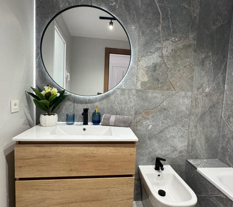 RcuEX1teZO_d_1751557843-fullHD