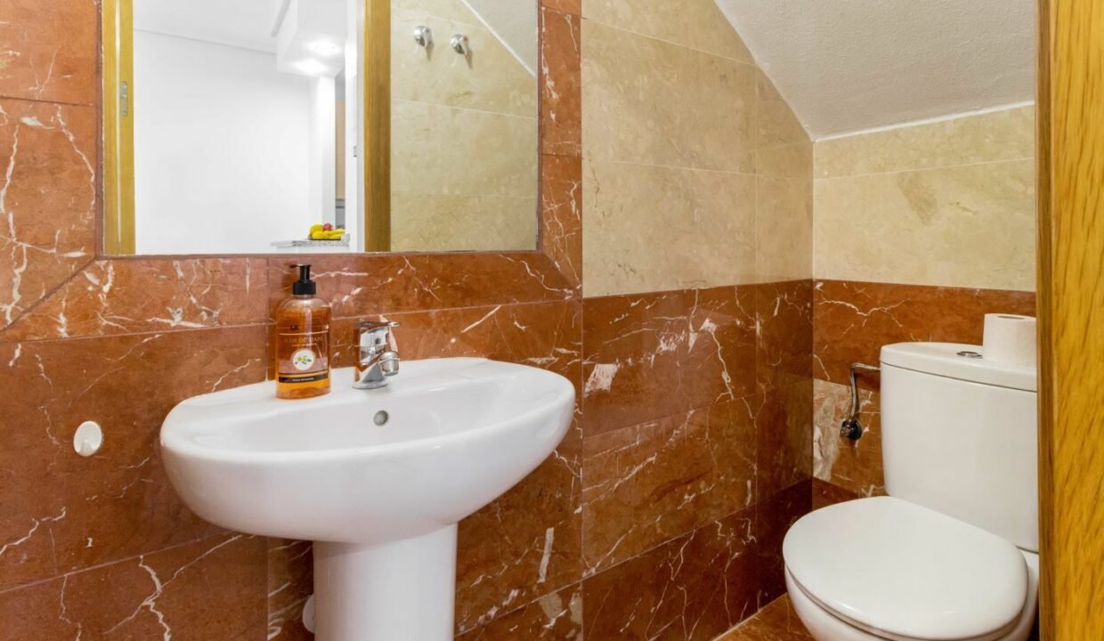 SAp4kRKoqV04_1709034076-fullHD