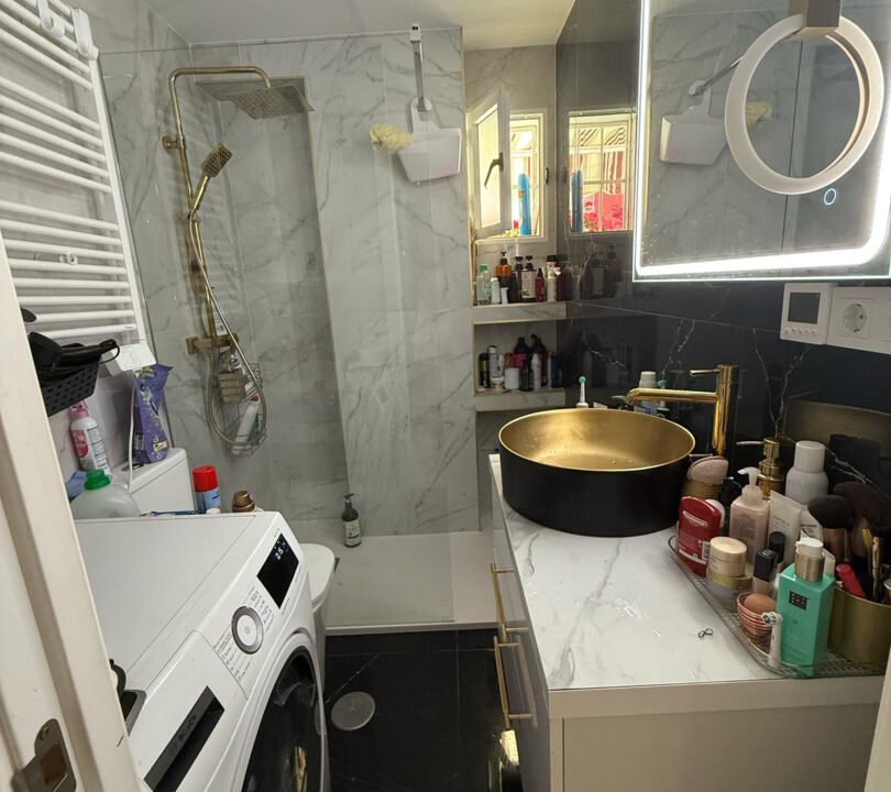 Th0FXGQIz1gR_1746711936-fullHD