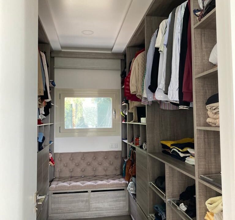 V72wlta1g_va_1732624025-fullHD