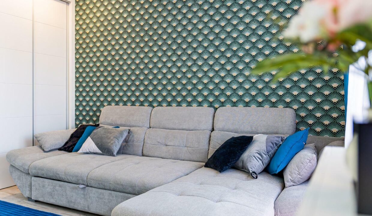 _VYNuARs4xyl_1698942936-fullHD