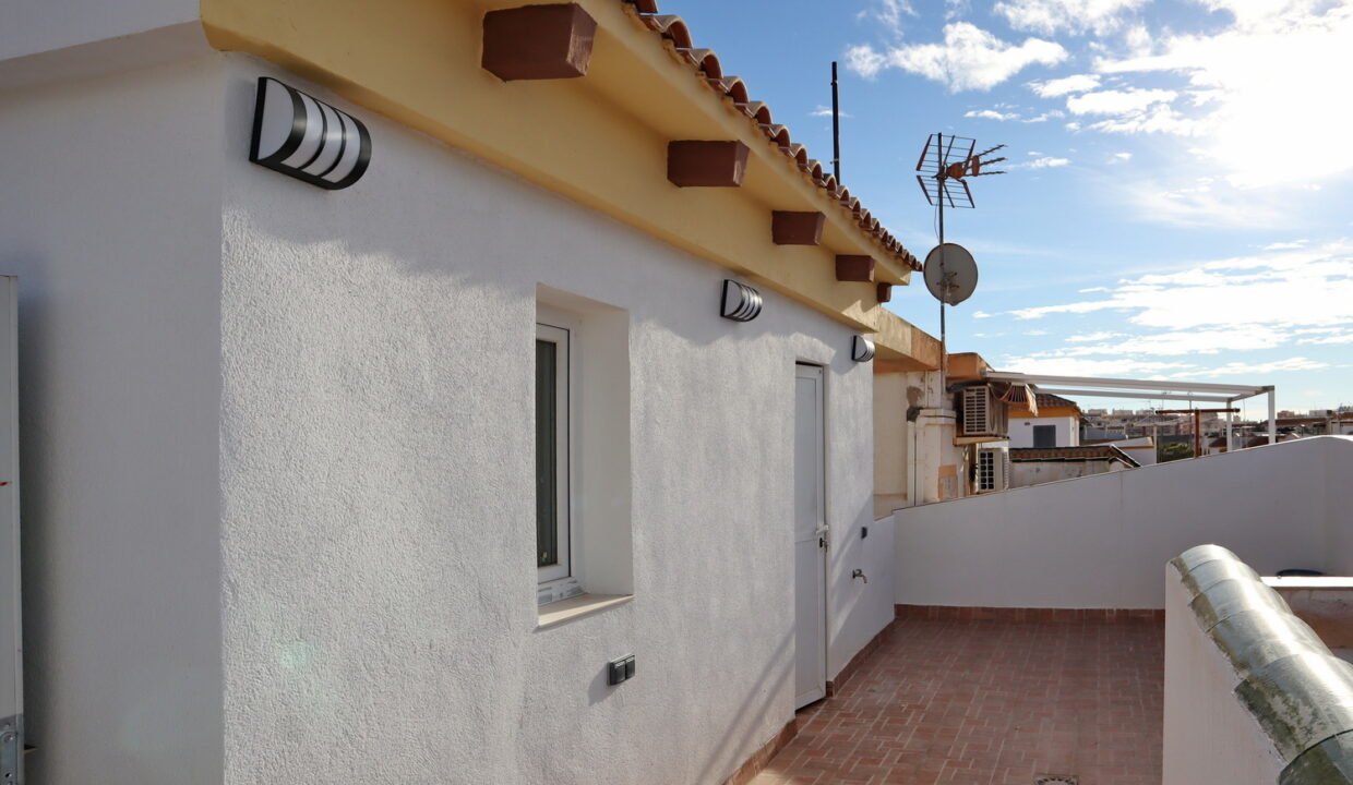 V_nQxYyqYts3_1705056565-fullHD