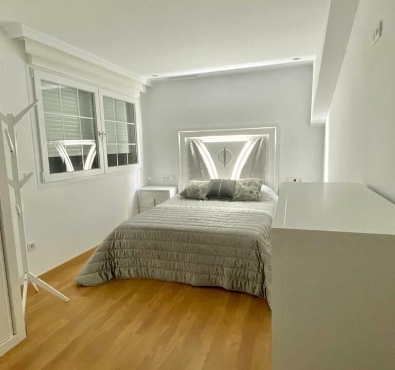 W8bKmsRPsaIX_1697399827-fullHD