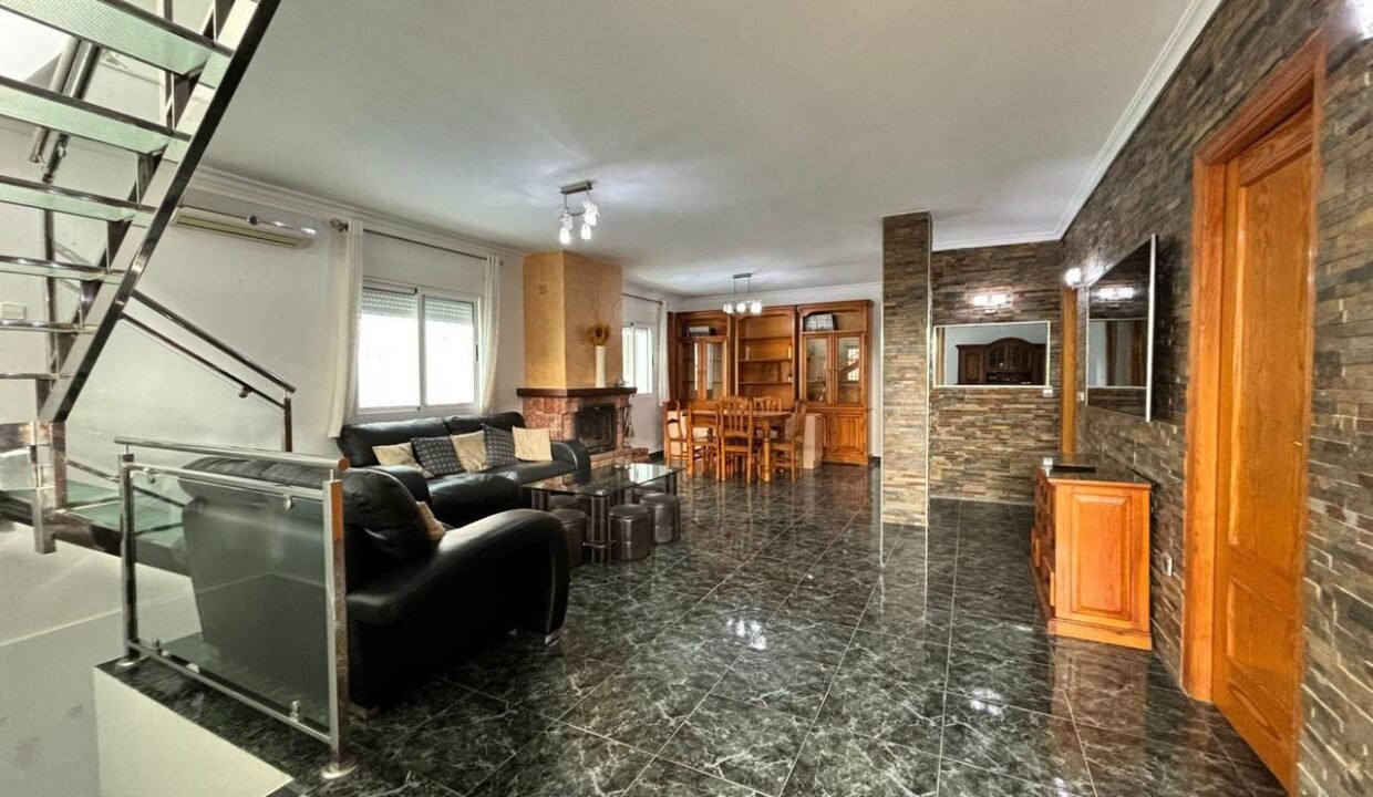 WvejXku-2x_o_1736437939-fullHD