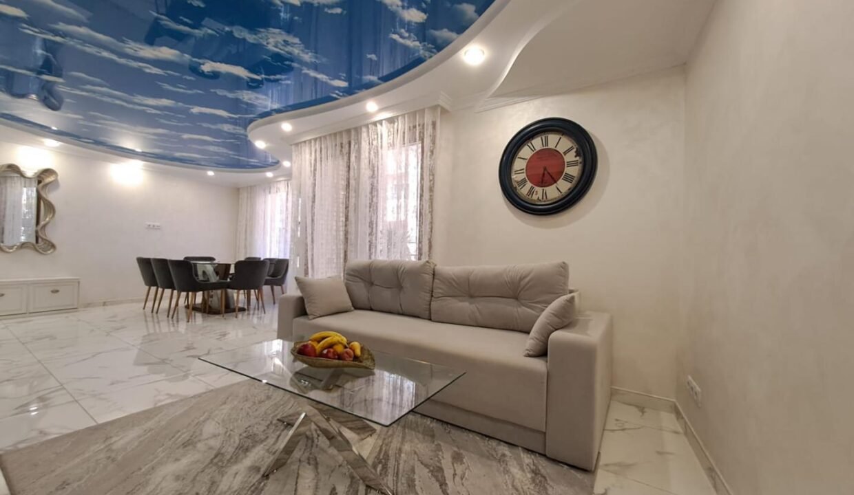 _WxZCaS4nMNv_1726734509-fullHD