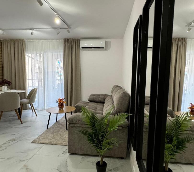 XRU0xLMGDdR5_1726041036-fullHD