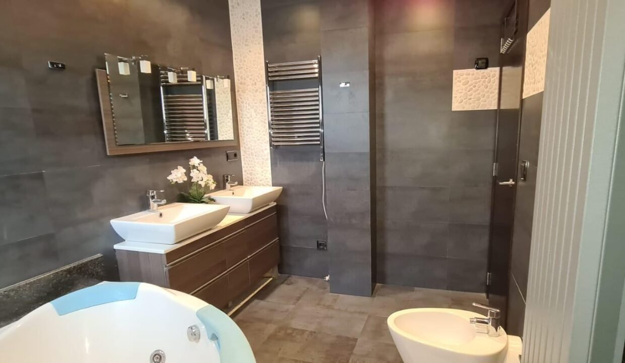 Y8dqguOrt7xF_1732889794-fullHD