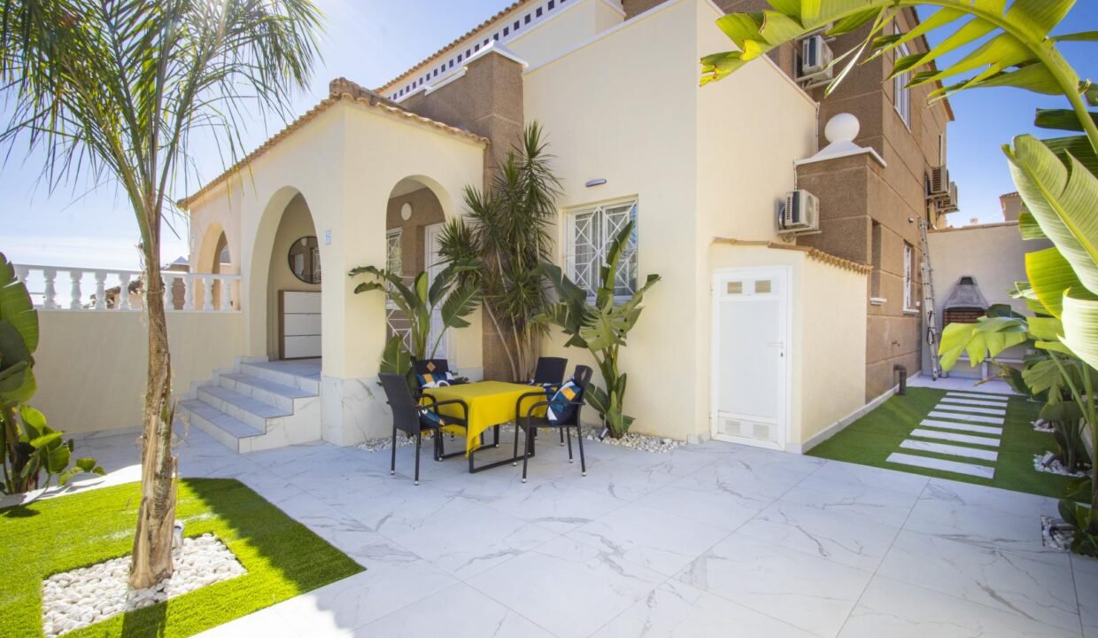 Yi6LUsE7mowH_1727705134-fullHD