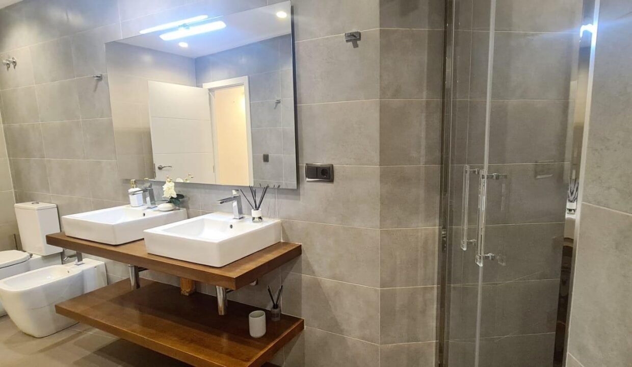 Z1ufmkCgJnkl_1732889889-fullHD