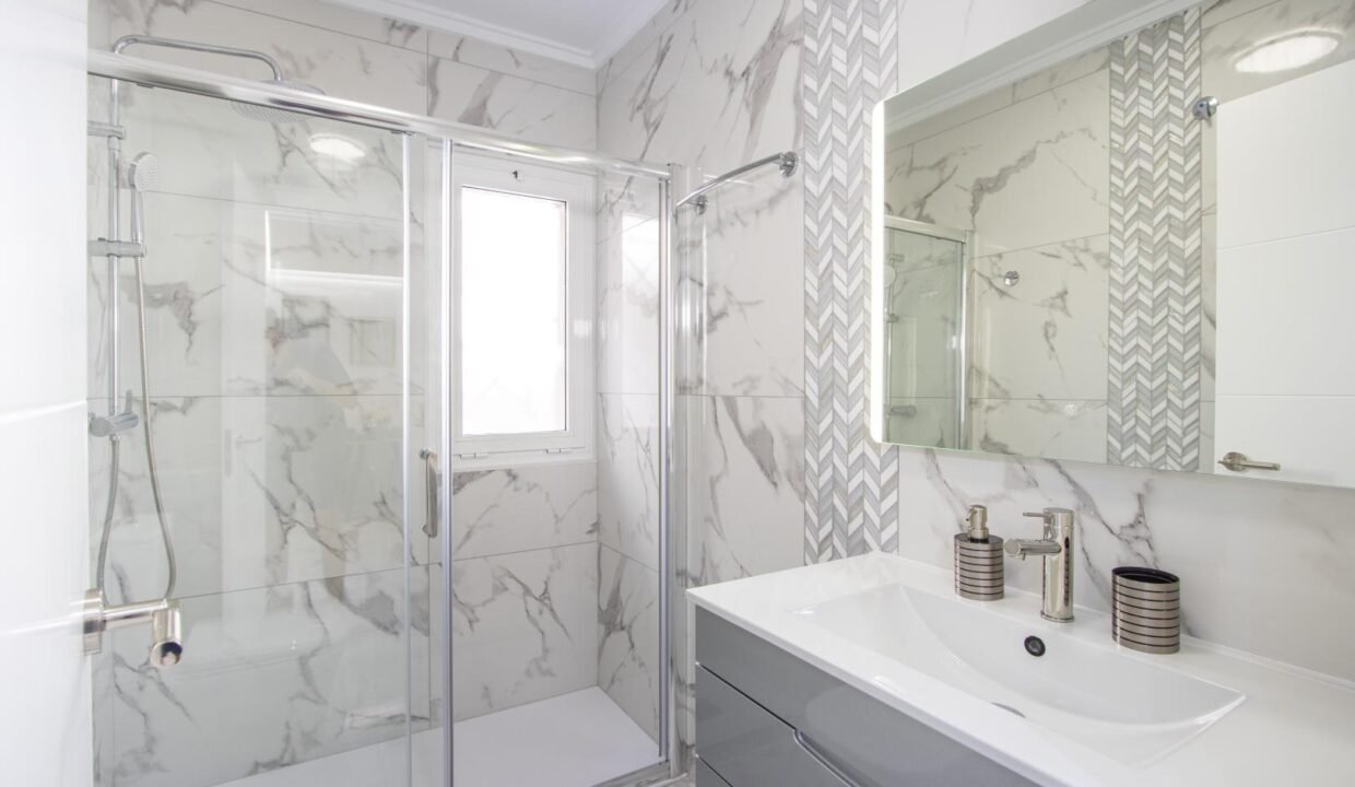 Z8HQ26QBY7WT_1727706074-fullHD