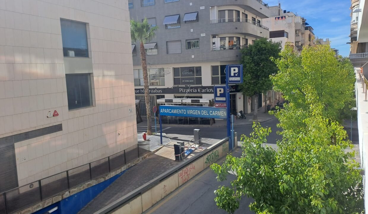 a124b1ec5f7d808bbb4428cd597c2b4d6ba79eba