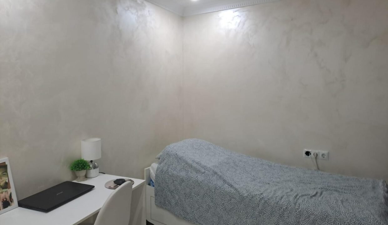 aZqdNB5CX56T_1726734461-fullHD