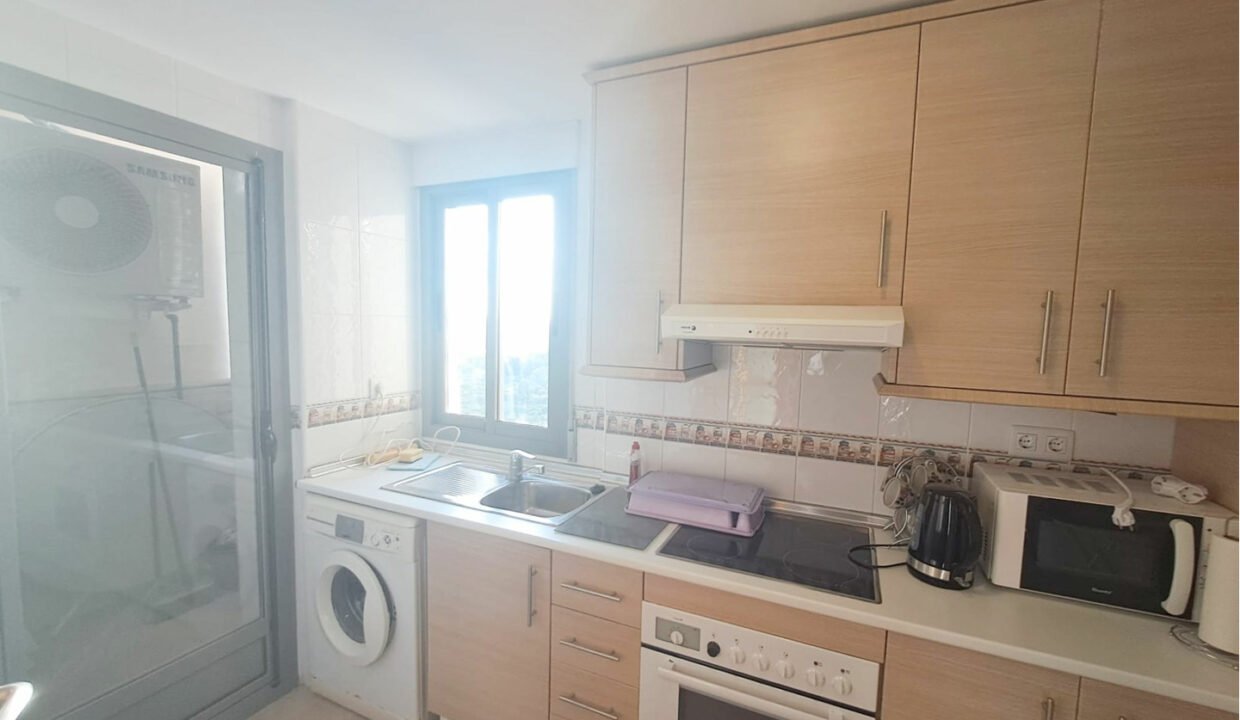 agDd-AAzme44_1709555123-fullHD