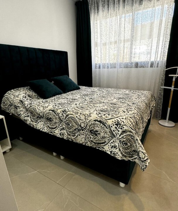 b3euyqc-EXcf_1723103047-fullHD