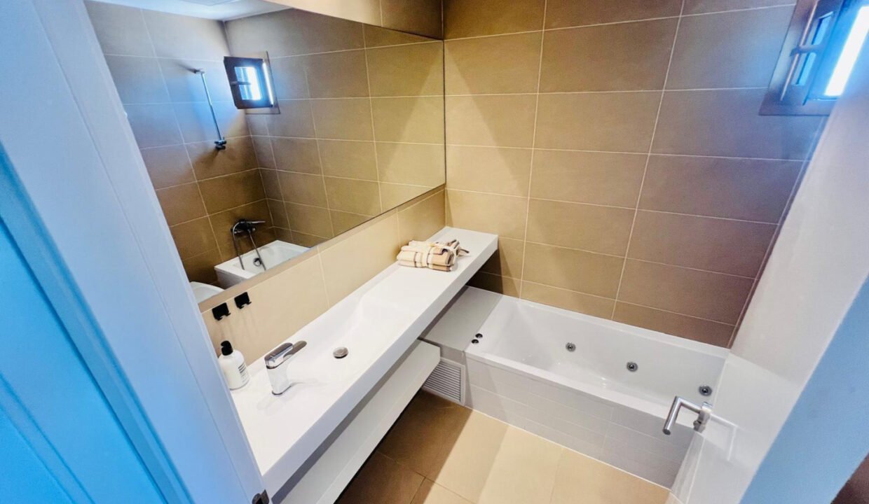 bNrwBKKZ7Prf_1739971250-fullHD