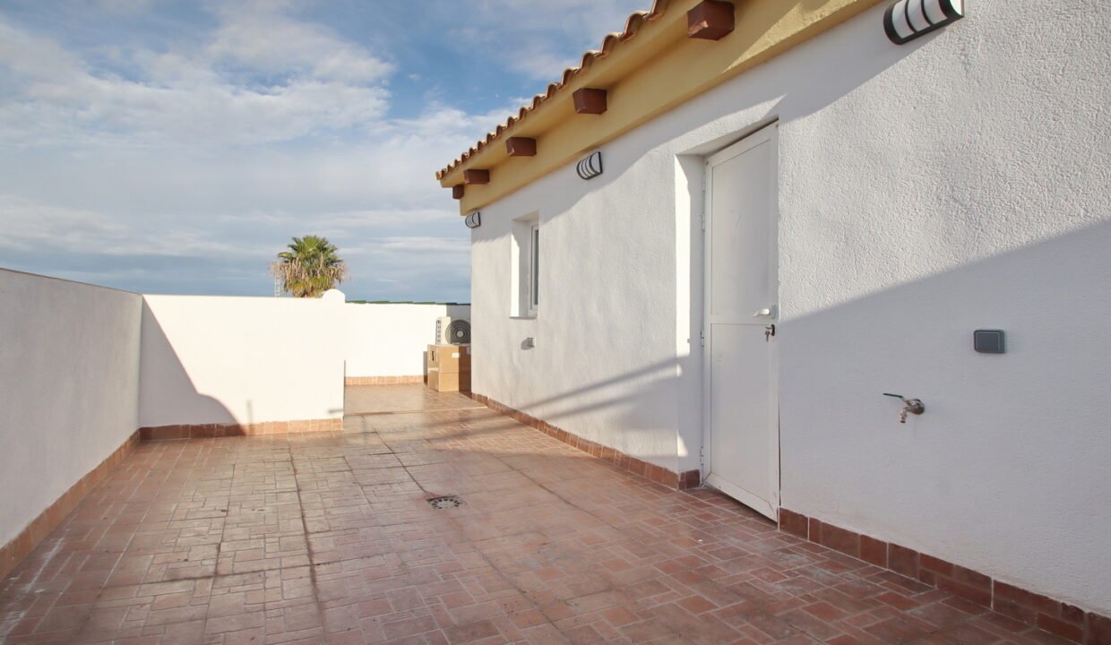 bUR9Gr5USh-c_1705056567-fullHD