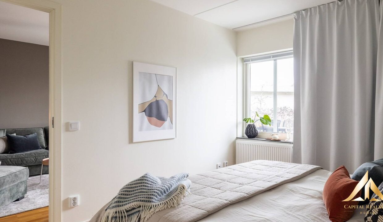 c438285122b14065a5959b145e37928e