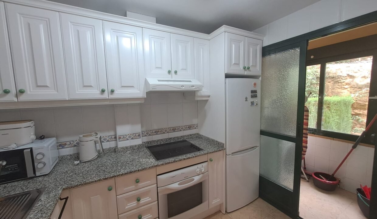 c8799b1f61d6a1408bace3c0e7bc09ba7118df5f