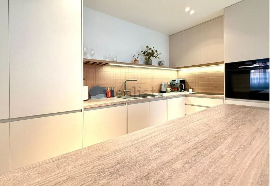 cEvLFkxXiTx_1738149343-fullHD