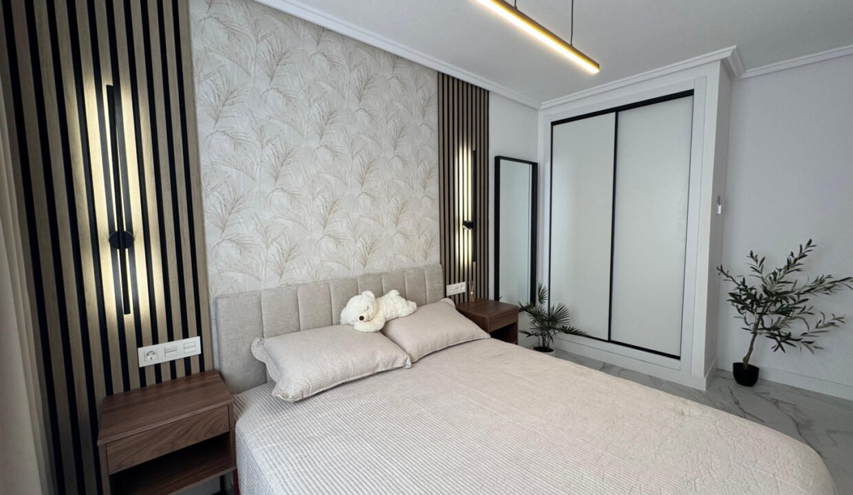 cHdSBimhSEBB_1751558104-fullHD