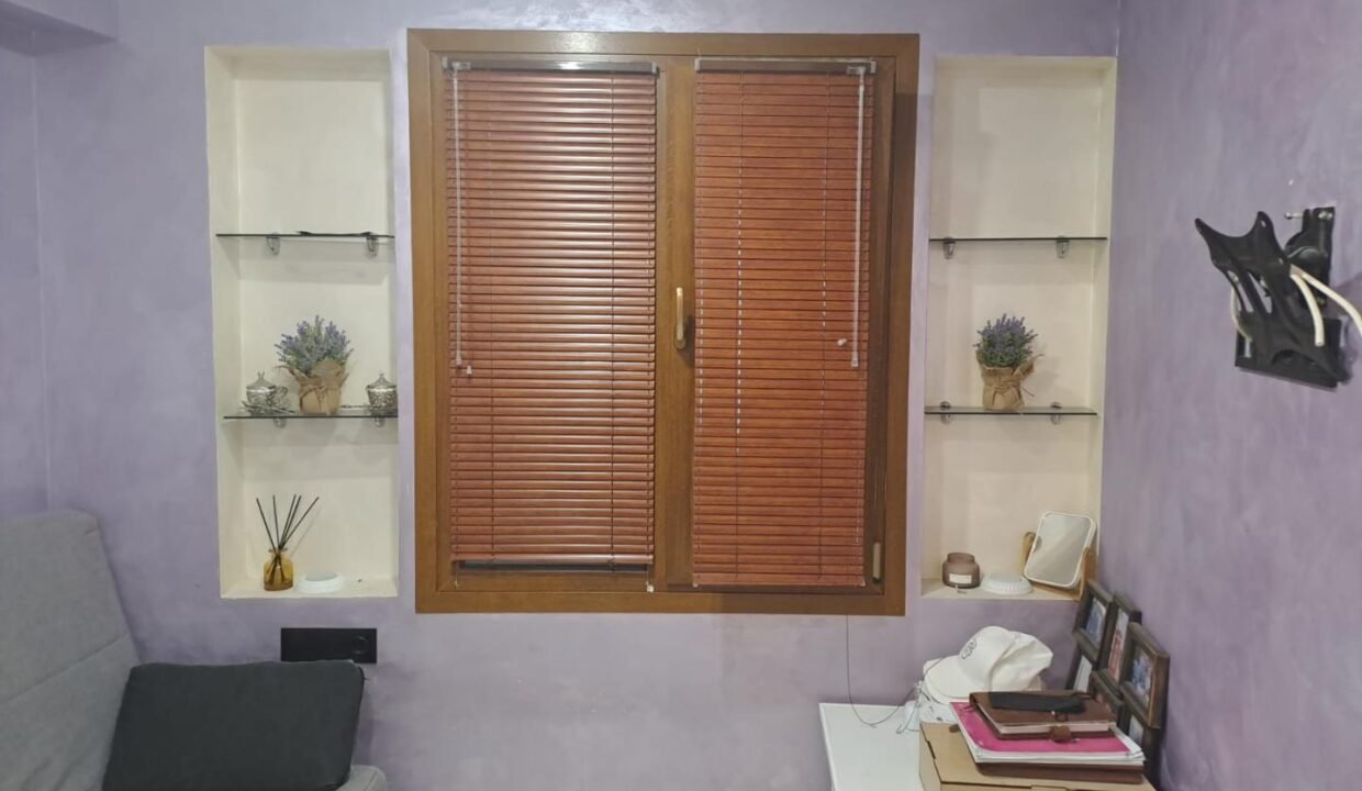 cLWvVkQkqe2R_1726734460-fullHD