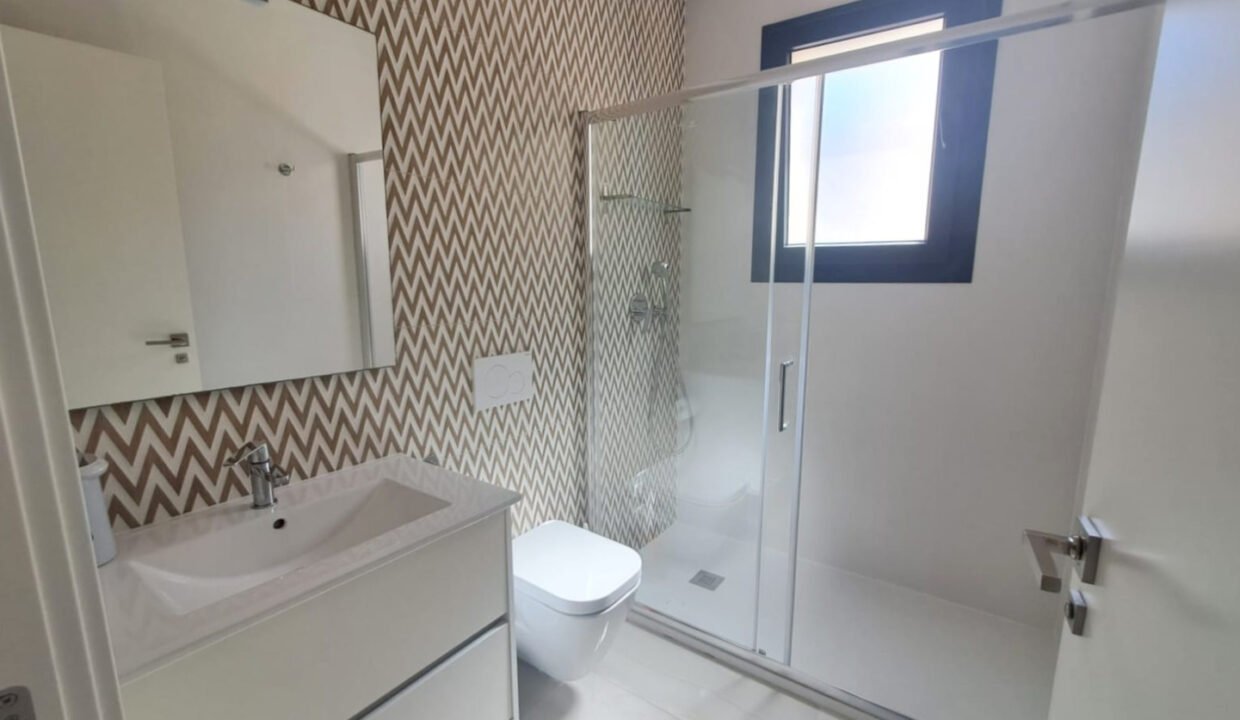 cUoPDfh3Drp8_1748603750-fullHD