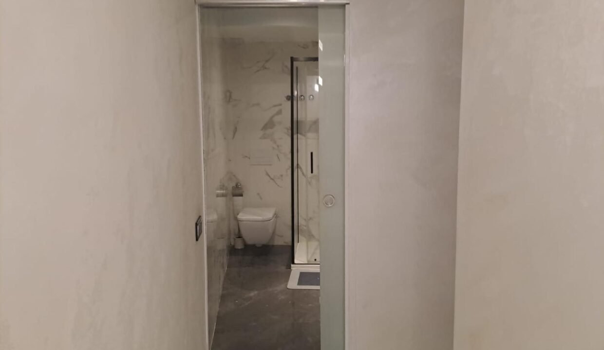 d9Tmbb8dVgDy_1726734164-fullHD