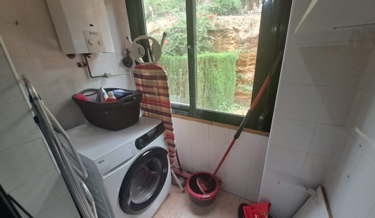 e8cec233ad2e5d7b0ca53f0ce2c5c265f450a584