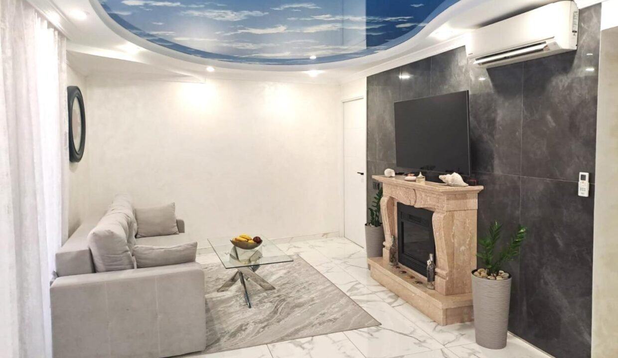 eW7EvLonhGdY_1726734931-fullHD