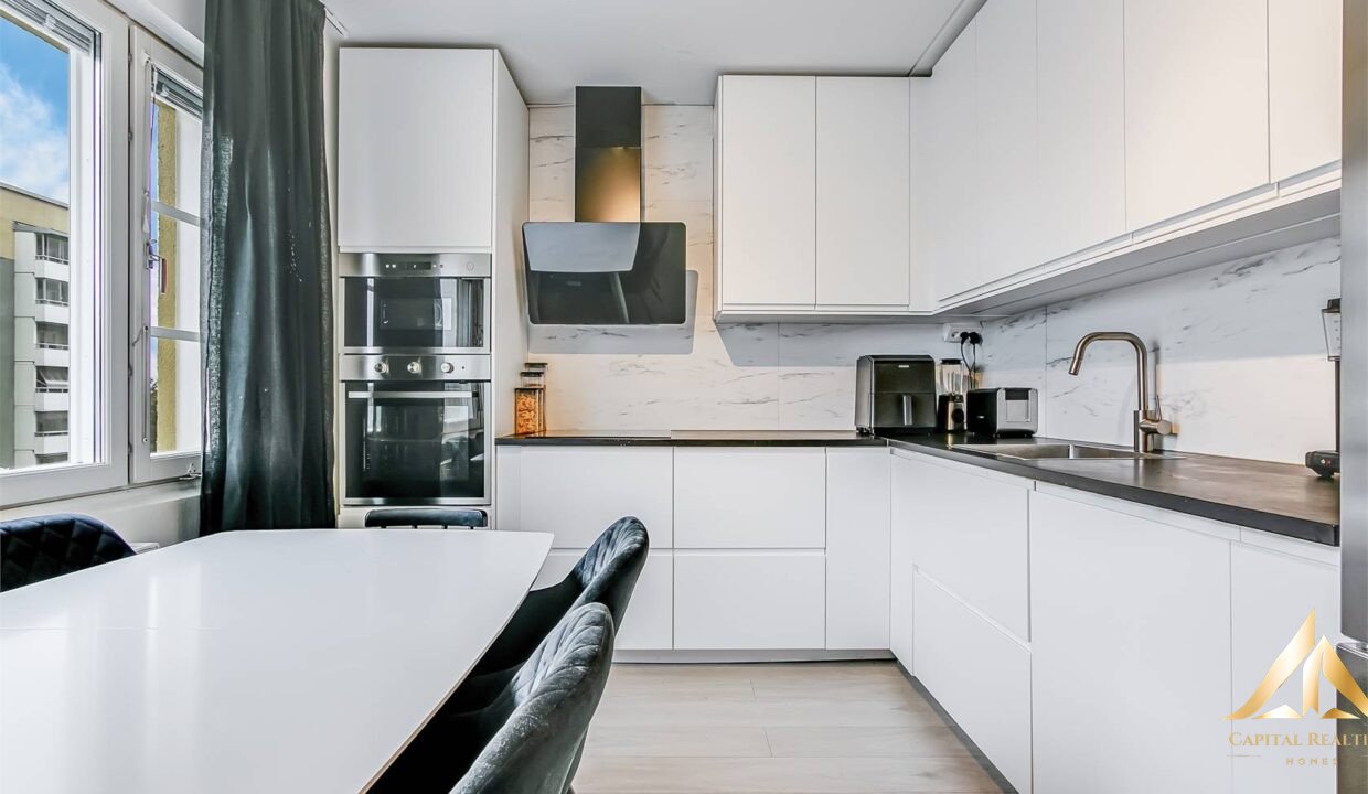 fdbf02f2426047f9d9bbe6c8e83fdc6f