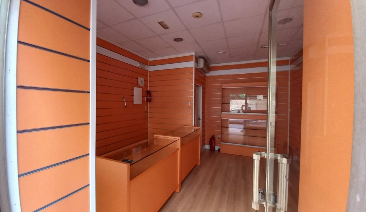 gR90sddRLrTm_1703244396-fullHD