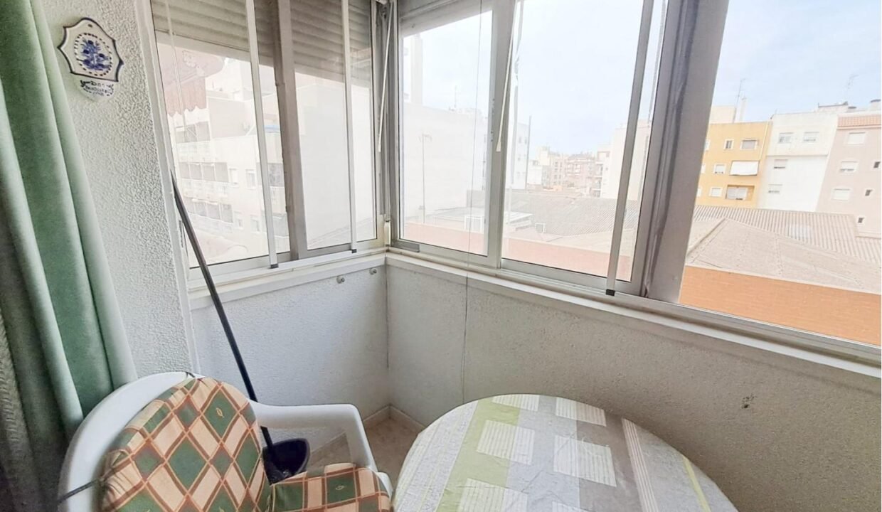 iY_ehYR99CnJ_1728921168-fullHD