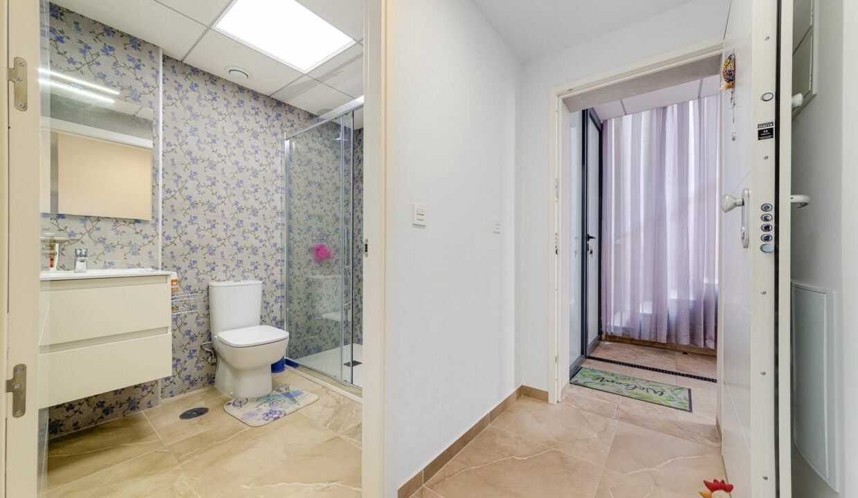 jvre1psRDVp1_1716995034-fullHD