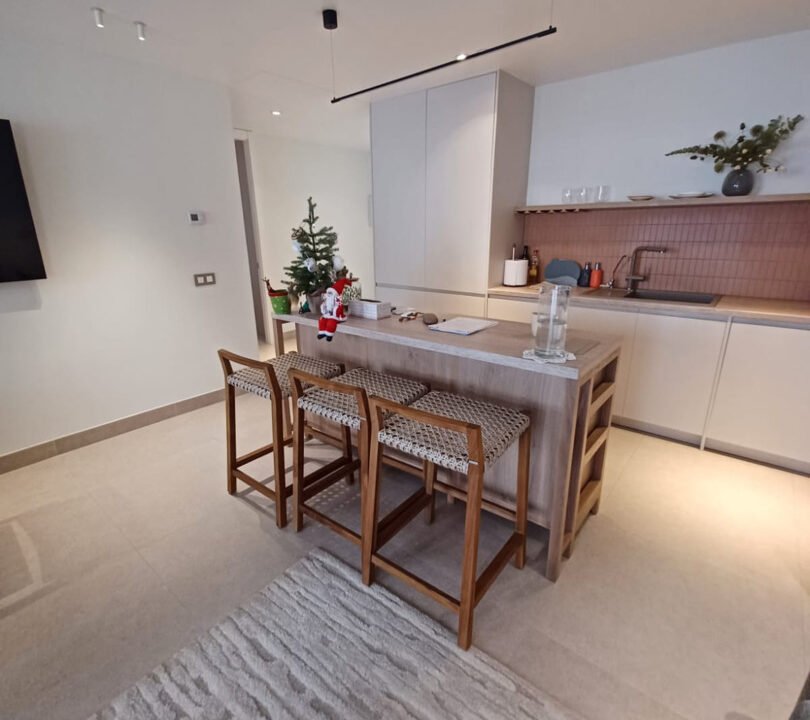 knEzXQ71obaP_1736426586-fullHD