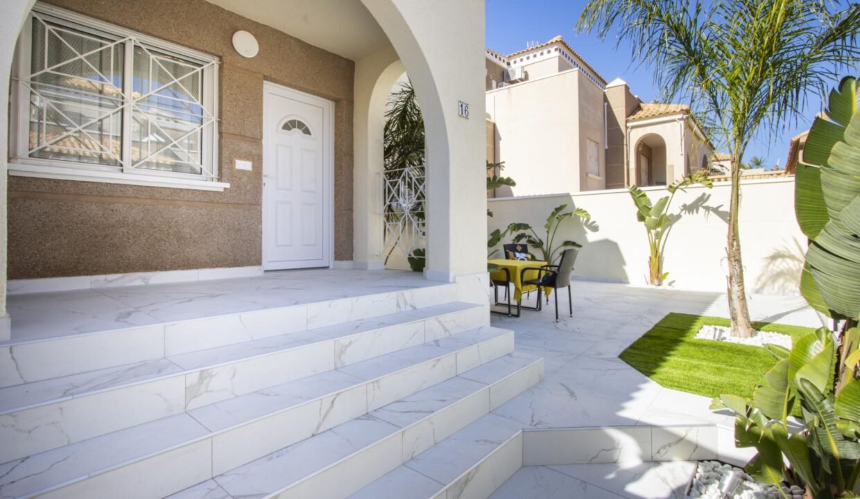 m6WMddITwEqD_1727705149-fullHD