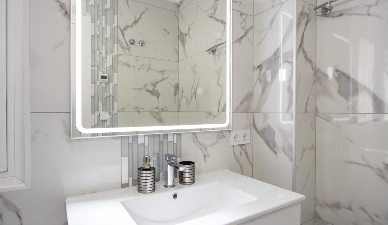 _mjJ6EoYCj_p_1727708029-fullHD