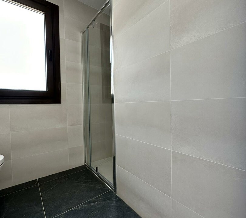 mwup6NkDBy_y_1701764028-fullHD